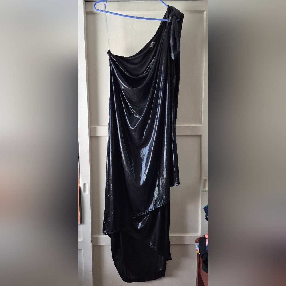 Elegant Black Draped One-Shoulder Dress